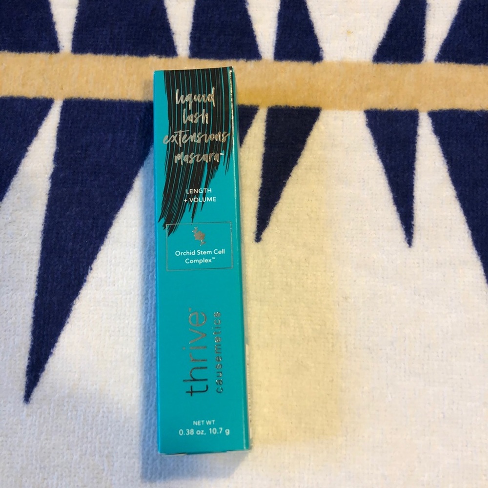 Thrive Cause metics. Mascara in Black